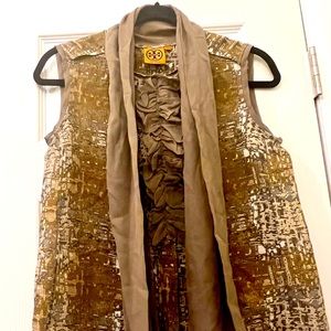 Tory Burch | 2 piece skirt and blouse BEAUTIFUL and unique, professional attire!